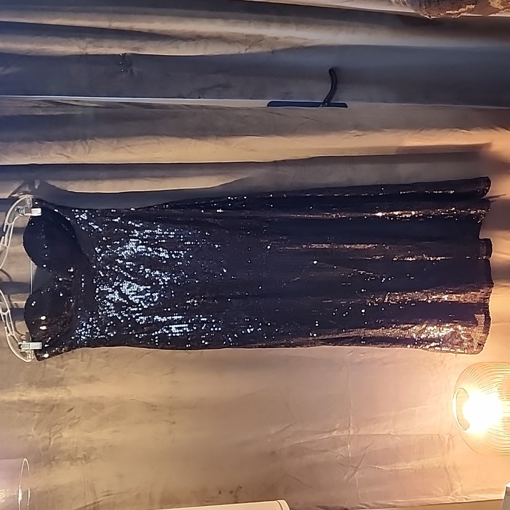Black strapless sequin gown. Non lined size 8. New